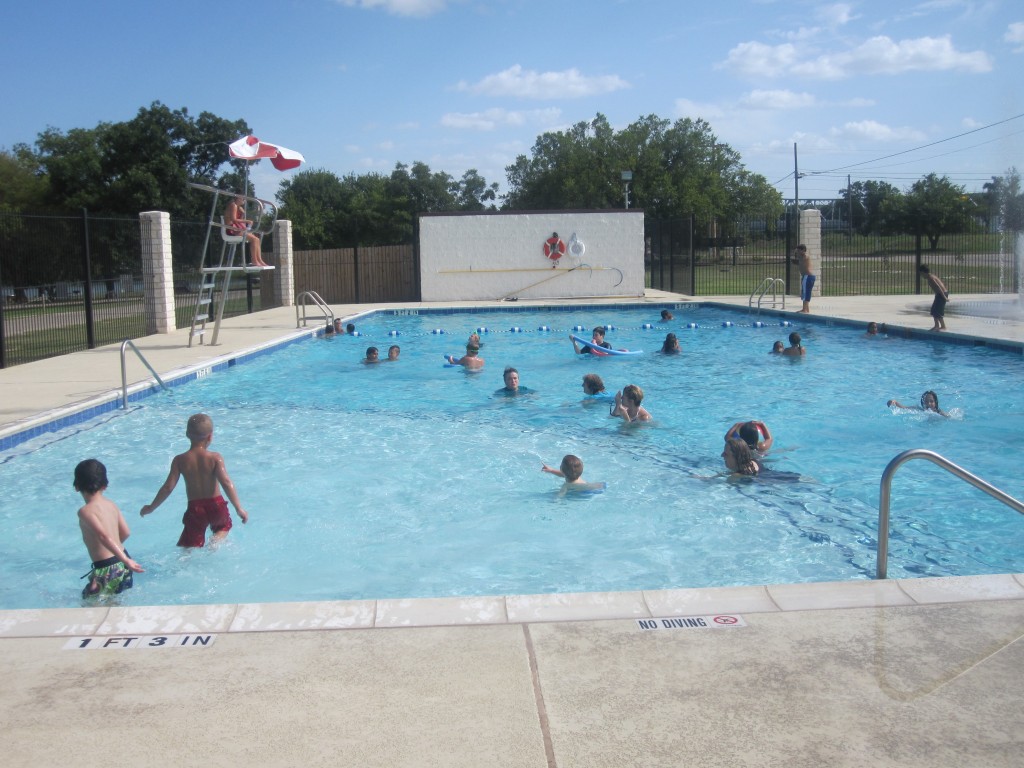 Junction,_TX,_swimming_pool_IMG_4344